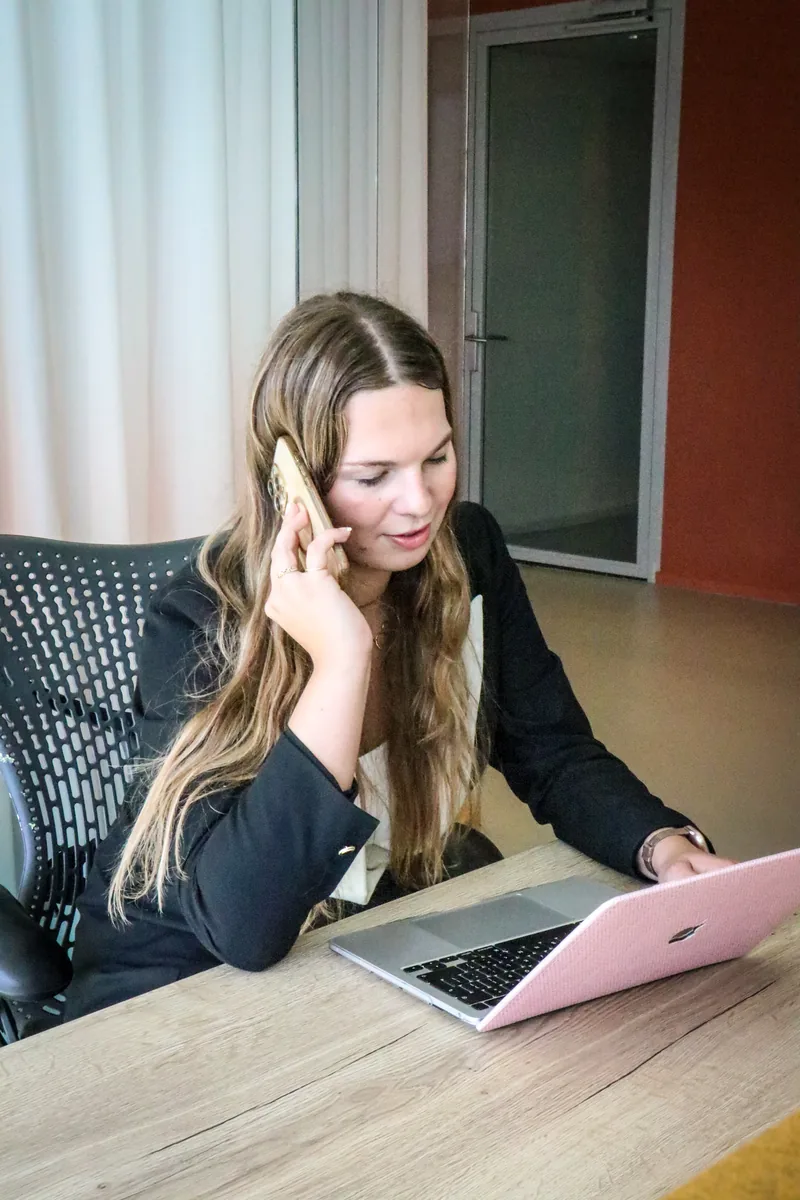 Feline helpt telefonisch en op afstand